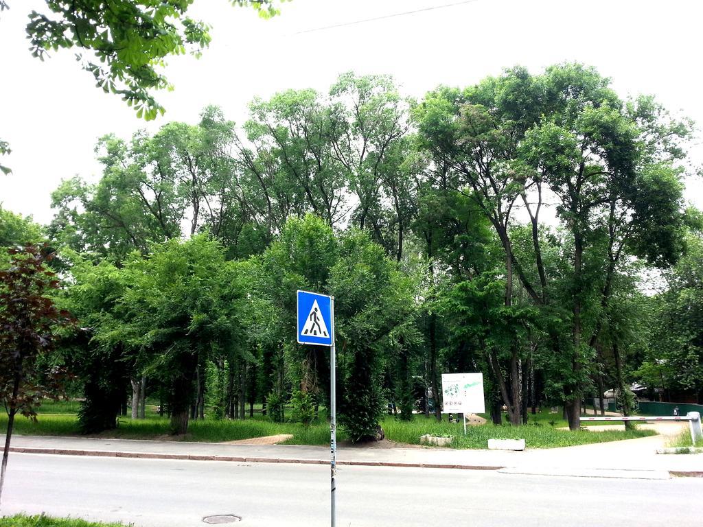 Standard Apartment On Umanskaya キエフ エクステリア 写真
