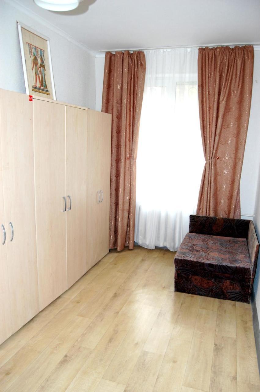 Standard Apartment On Umanskaya キエフ エクステリア 写真