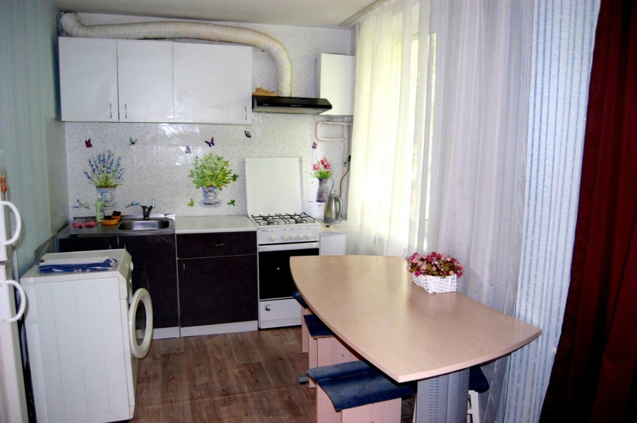 Standard Apartment On Umanskaya キエフ エクステリア 写真