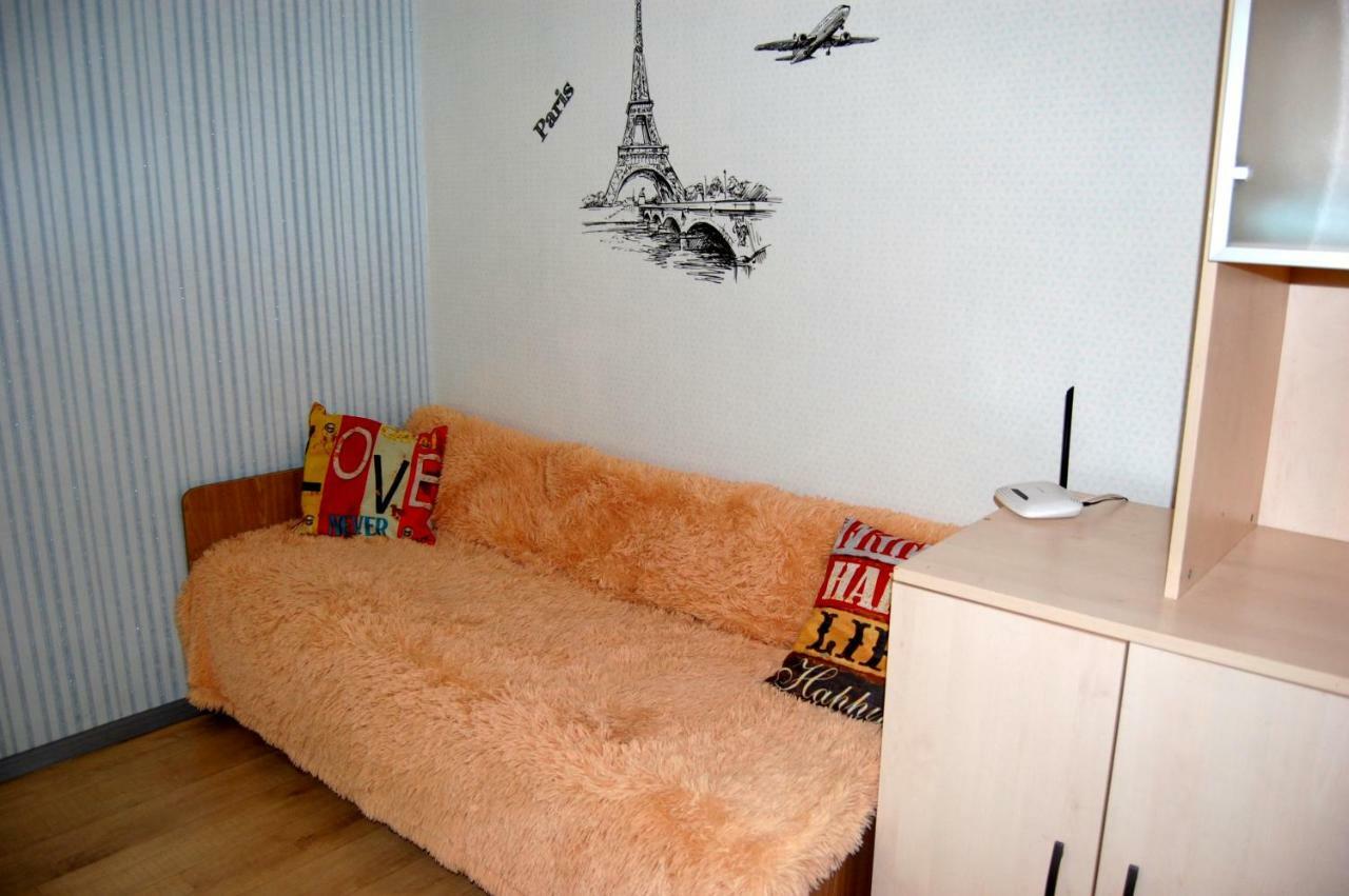 Standard Apartment On Umanskaya キエフ エクステリア 写真